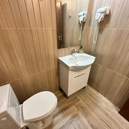 Belvedere Club Place *