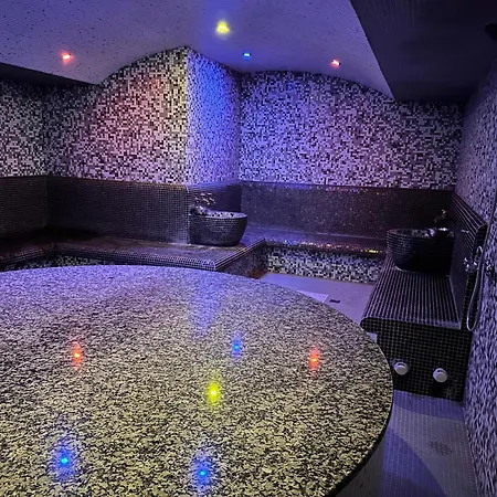 Belvedere Club Place *