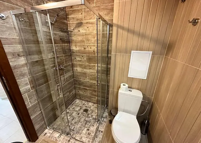 Belvedere Club Place *