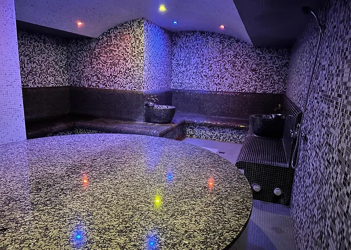 Belvedere Club Place *