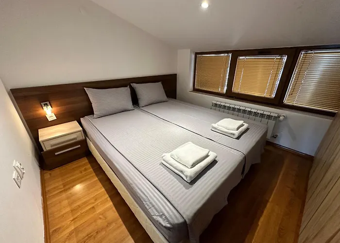 Belvedere Club Place